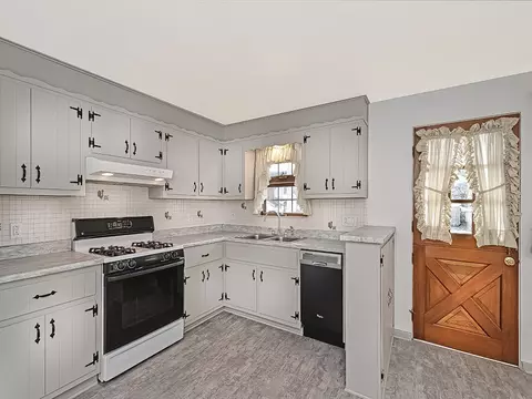 407 Walnut St, Vandergrift, PA 15690 photo 10