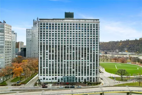 320 Fort Duquesne Blvd #9A, Pittsburgh, PA 15222