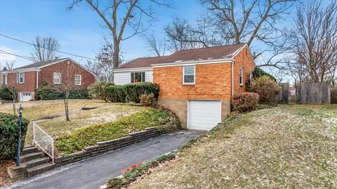 9237 Lancelot Dr, Pittsburgh, PA 15237