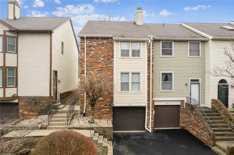 317 Spring Run Dr, Monroeville, PA 15146