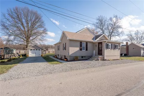 153 Peanut St, Derry, PA 15627