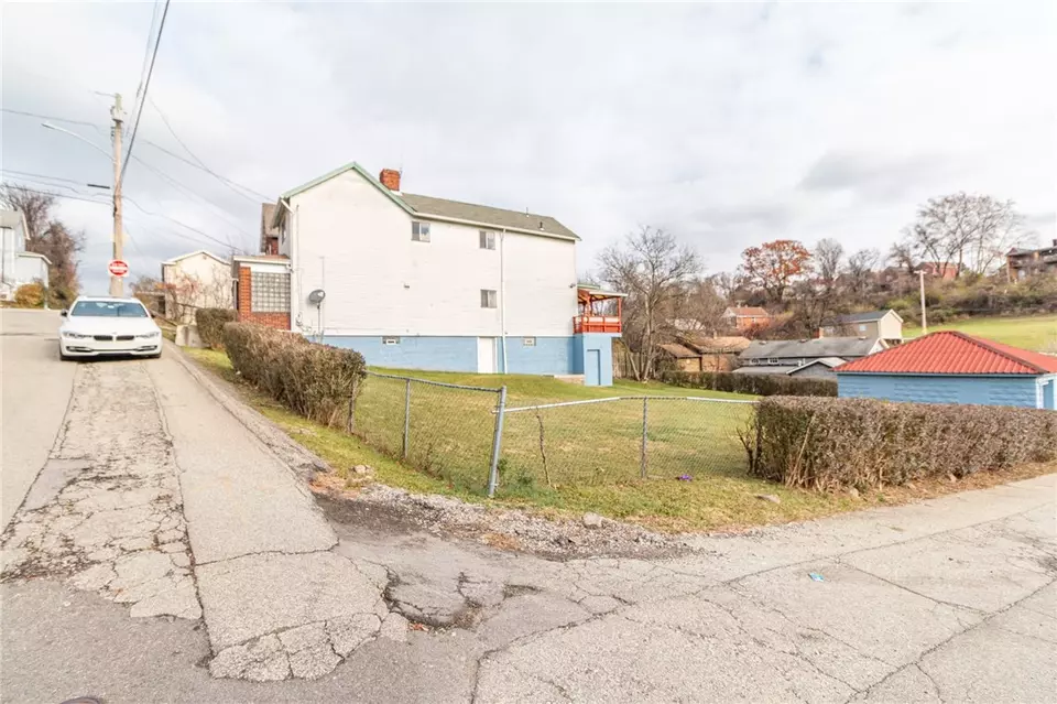  1149 Goldstrohm Ln, Duquesne, PA 15110 photo 28