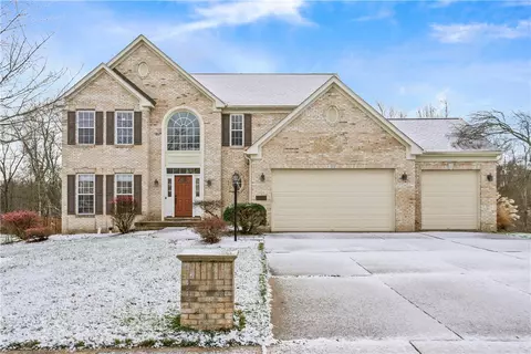 6016 Hawthorn Dr, Moon Township, PA 15108