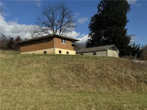 452 Turkey Hollow Rd, Belle Vernon, PA 15012