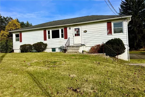 137 Damian Dr, Johnstown, PA 15905