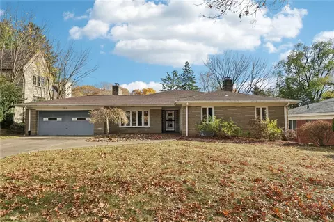 963 Lakemont Dr, Pittsburgh, PA 15243
