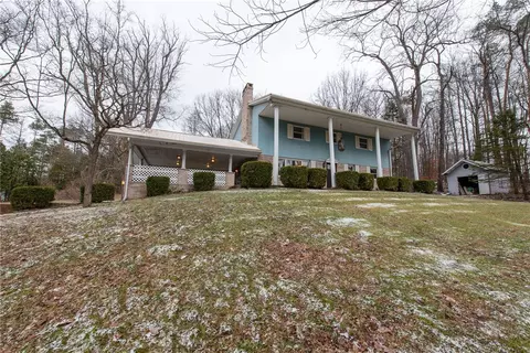 121 Pinetree Dr, Export, PA 15632