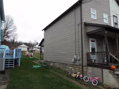 409 1st St, Vestaburg, PA 15368