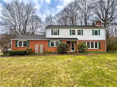 4830 Scott Dr, Hermitage, PA 16148