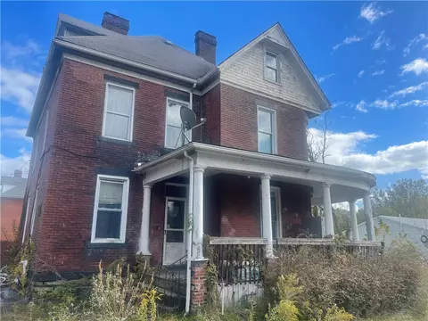 2 Broadway Ave, Manor, PA 15665