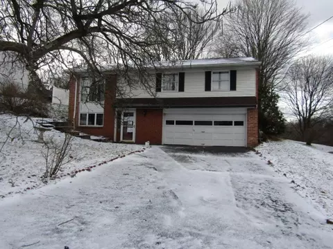 9940 Laurel Ave, Irwin, PA 15642