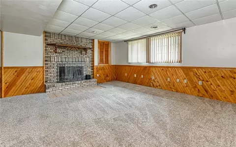 Living - 175 Dance Hall, Apollo, PA 15613 photo 4 of 7