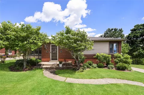 1323 Oakridge Rd, Mcdonald, PA 15057