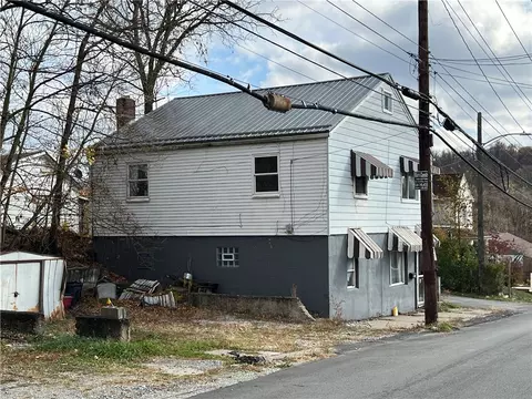 50 Hayes Ave, Washington, PA 15301