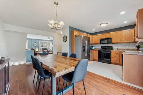 6928 Spring Valley Ln, Export, PA 15632 photo 3