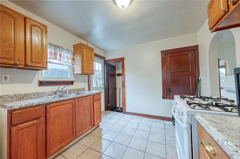 Kitchen - 1832 Devonshire Rd, Coraopolis, PA 15108 photo 3 of 4