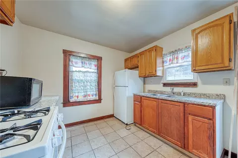 Kitchen - 1832 Devonshire Rd, Coraopolis, PA 15108 photo 2 of 4