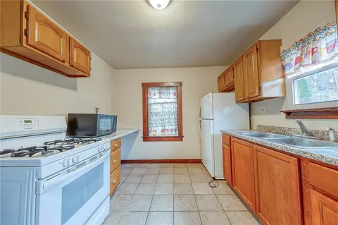 Kitchen - 1832 Devonshire Rd, Coraopolis, PA 15108 photo 1 of 4