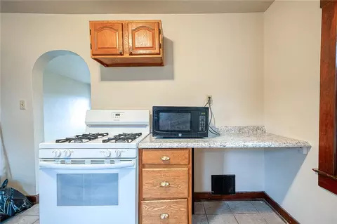 Kitchen - 1832 Devonshire Rd, Coraopolis, PA 15108 photo 4 of 4