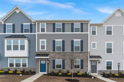 1126 Olivia Dr, Oakdale, PA 15071