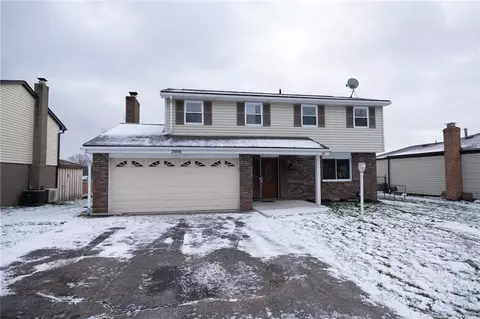 2808 Knights Ct, New Kensington, PA 15068