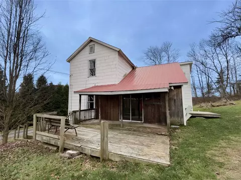 332 Ridge Rd, Beyer, PA 16211