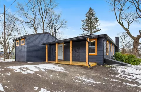 723 Autumn Dr, Somerset, PA 15501