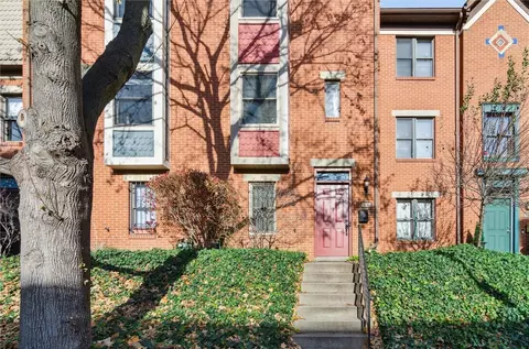430 Lockhart St, Pittsburgh, PA 15212