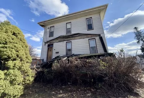 558 W Newton, Greensburg, PA 15601