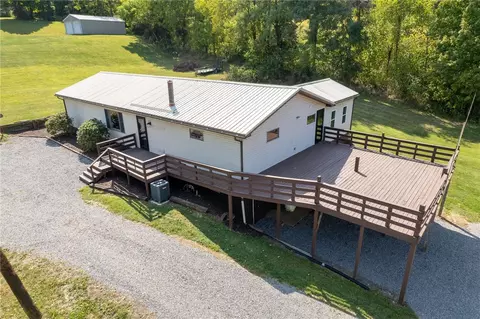 264 Mccleary Rd, Hookstown, PA 15050