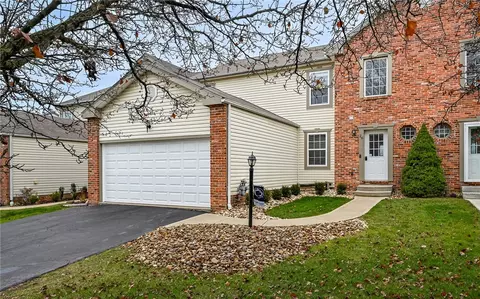 26 Sunset Ct, Cranberry Township, PA 16066