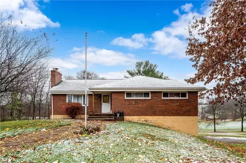 401 Saxonburg Rd, Butler, PA 16002