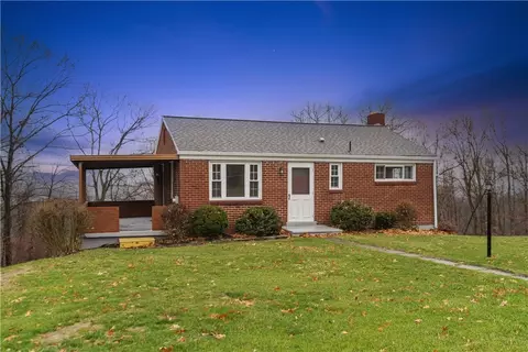 1119 Overlook Dr, Washington, PA 15301