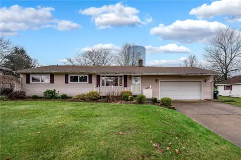 980 Gail Dr, Hermitage, PA 16148