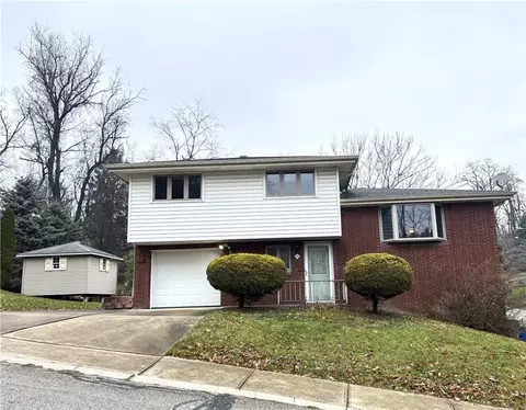 101 Chalet Dr, Pittsburgh, PA 15221