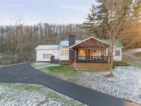1125 Toms Run Rd, Holbrook, PA 15341