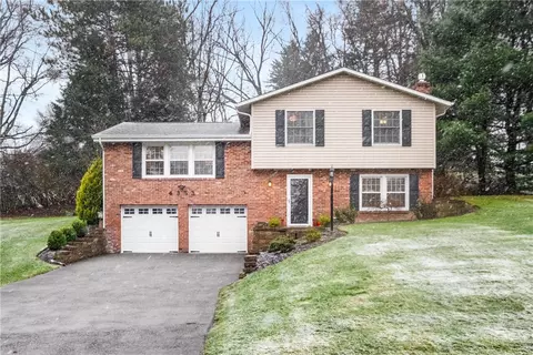 4353 Winchester Dr, Allison Park, PA 15101