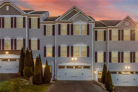 212 Brae Glen Dr, Canonsburg, PA 15317