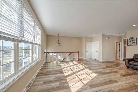 552 E Vanderbilt, Mars, PA 16046 photo 5