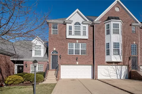 552 E Vanderbilt, Mars, PA 16046