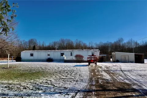 664 Airport Rd, Mercer, PA 16137