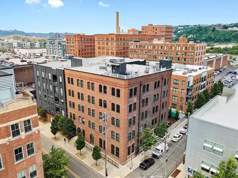 2419 Smallman St #408, Pittsburgh, PA 15222