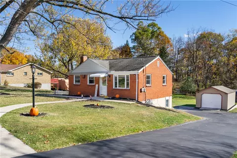 9274 Peebles Rd, Allison Park, PA 15101
