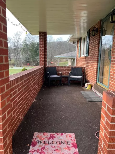 Exterior - 125 Walnut St, Apollo, PA 15613 photo 2 of 8