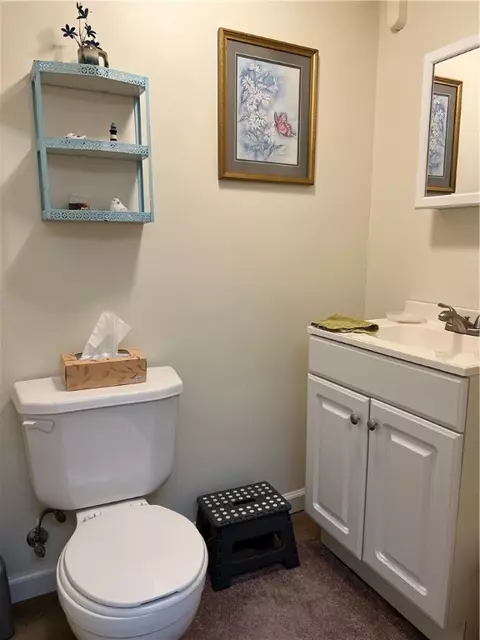 Bath - 125 Walnut St, Apollo, PA 15613 photo 4 of 4