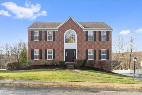 355 Treetop Dr, Canonsburg, PA 15317