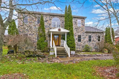 1400 Swede Hill Rd, Greensburg, PA 15601