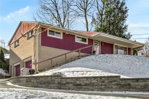 413 Pin Oak Dr, Glenshaw, PA 15116