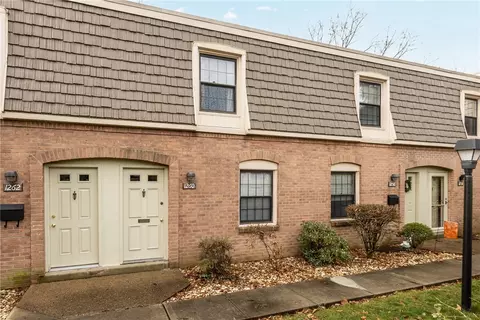 1260 Pennsbury Blvd, Pittsburgh, PA 15205