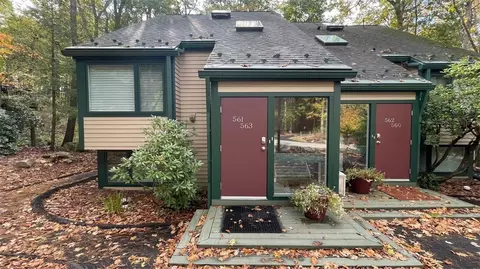 561 Laurel Pond Rd #561, Farmington, PA 15437